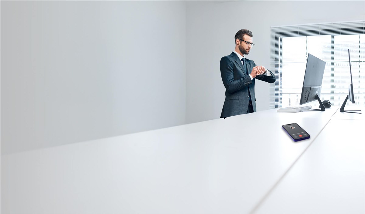 Вземете -15% отстъпка за смарт часовник с MultiSIM от Vivacom - 2400x1410px.