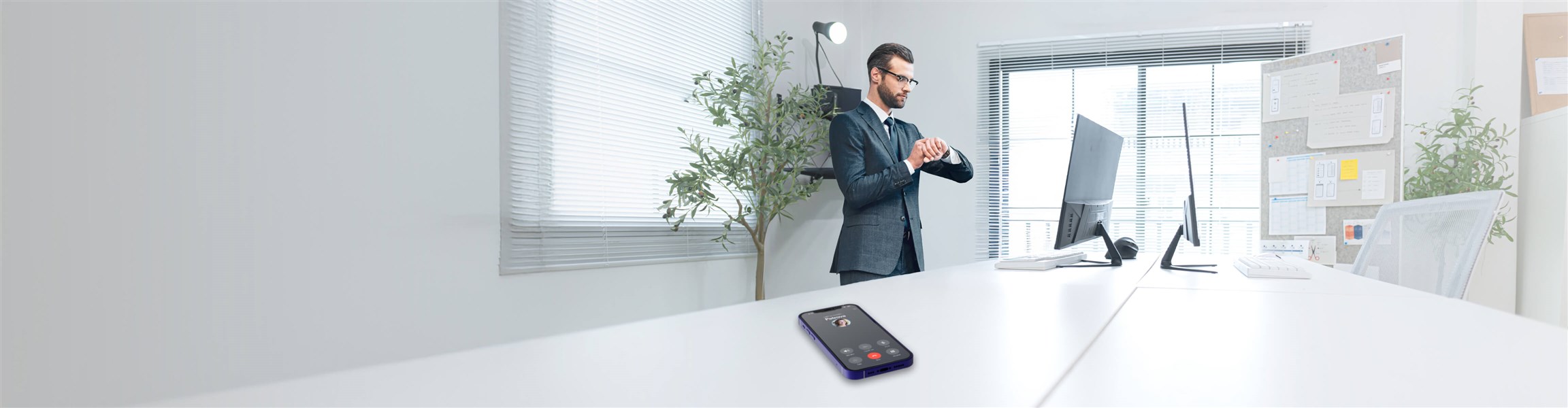 Един мобилен номер – за всички Ваши устройства с MultiSIM от Vivacom - 4608x1200px.