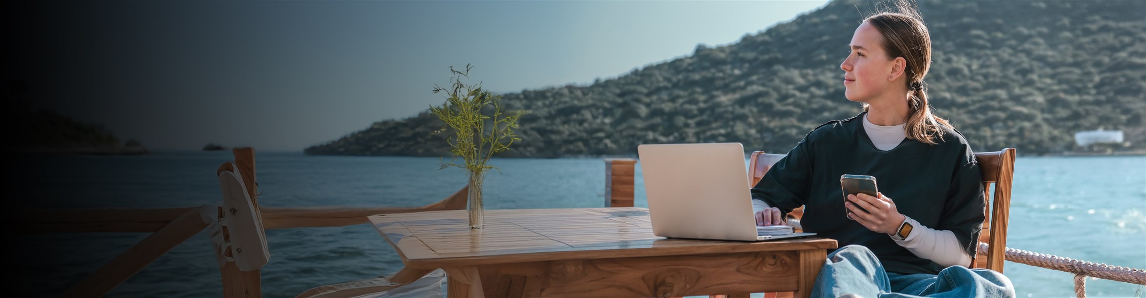 Мобилен интернет - 4608x1200px.